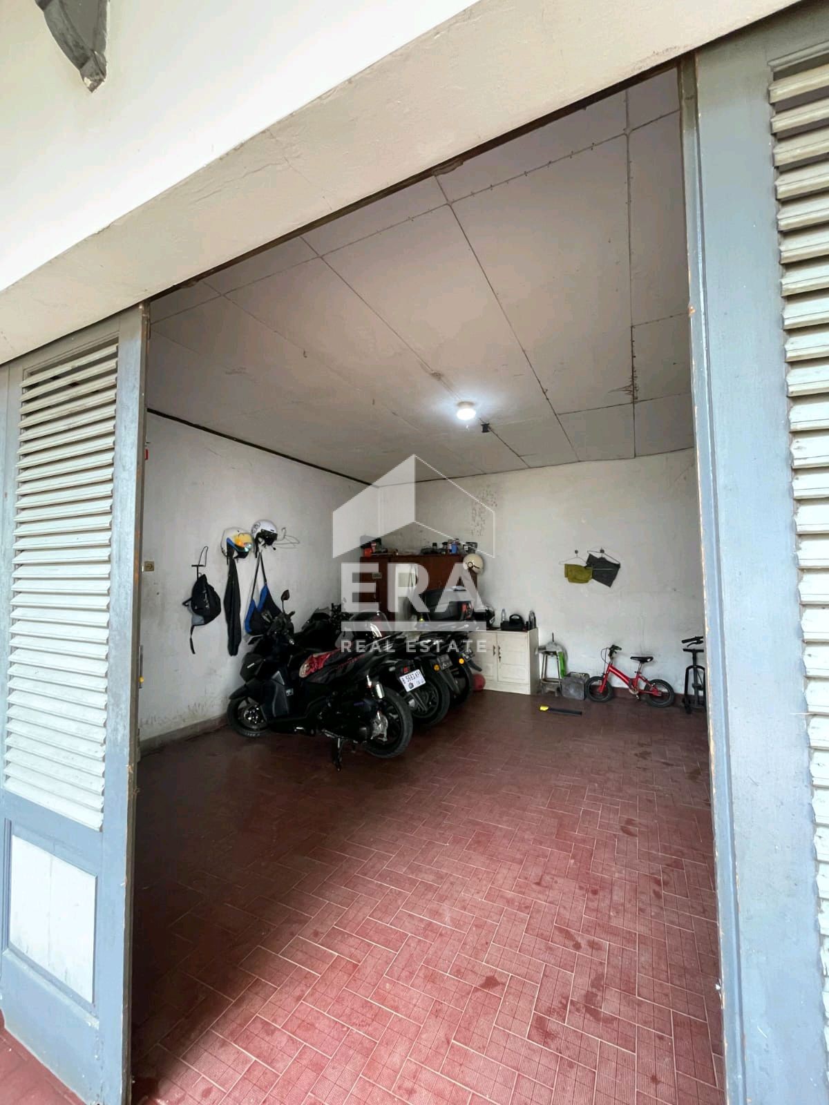 interior 8