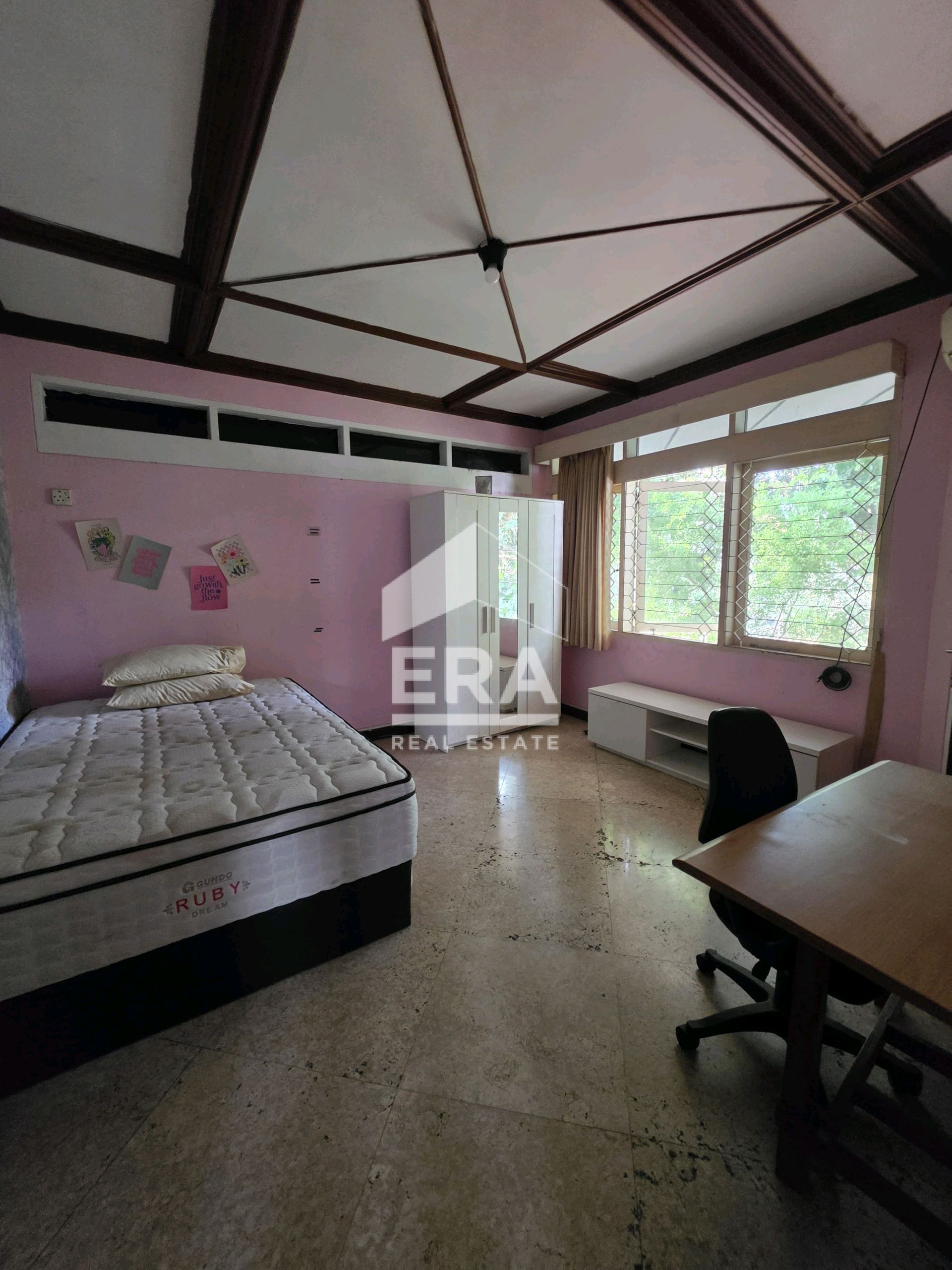 interior 8