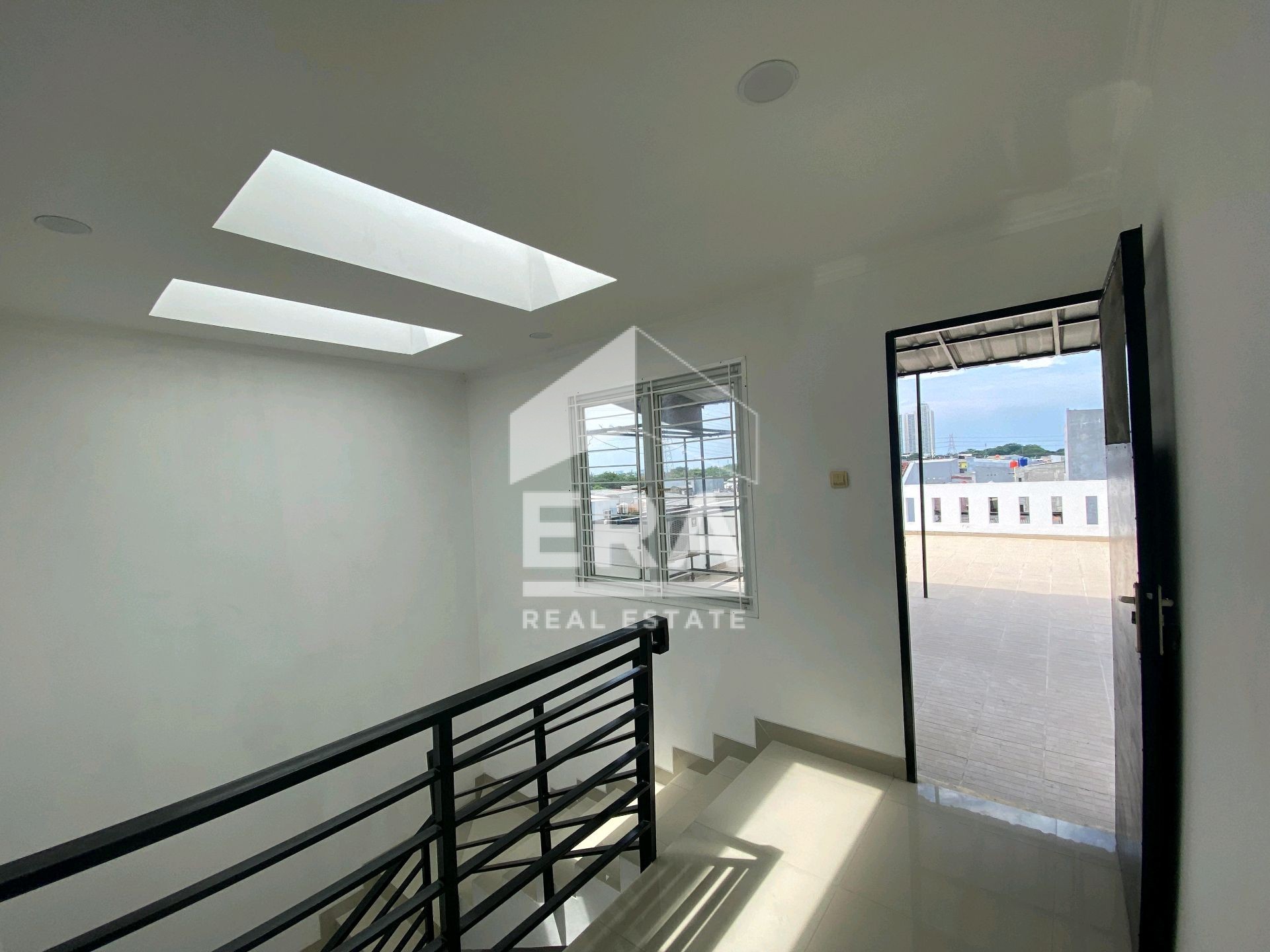 interior 7