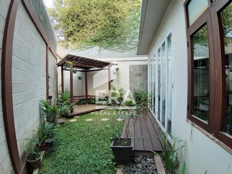 interior 8