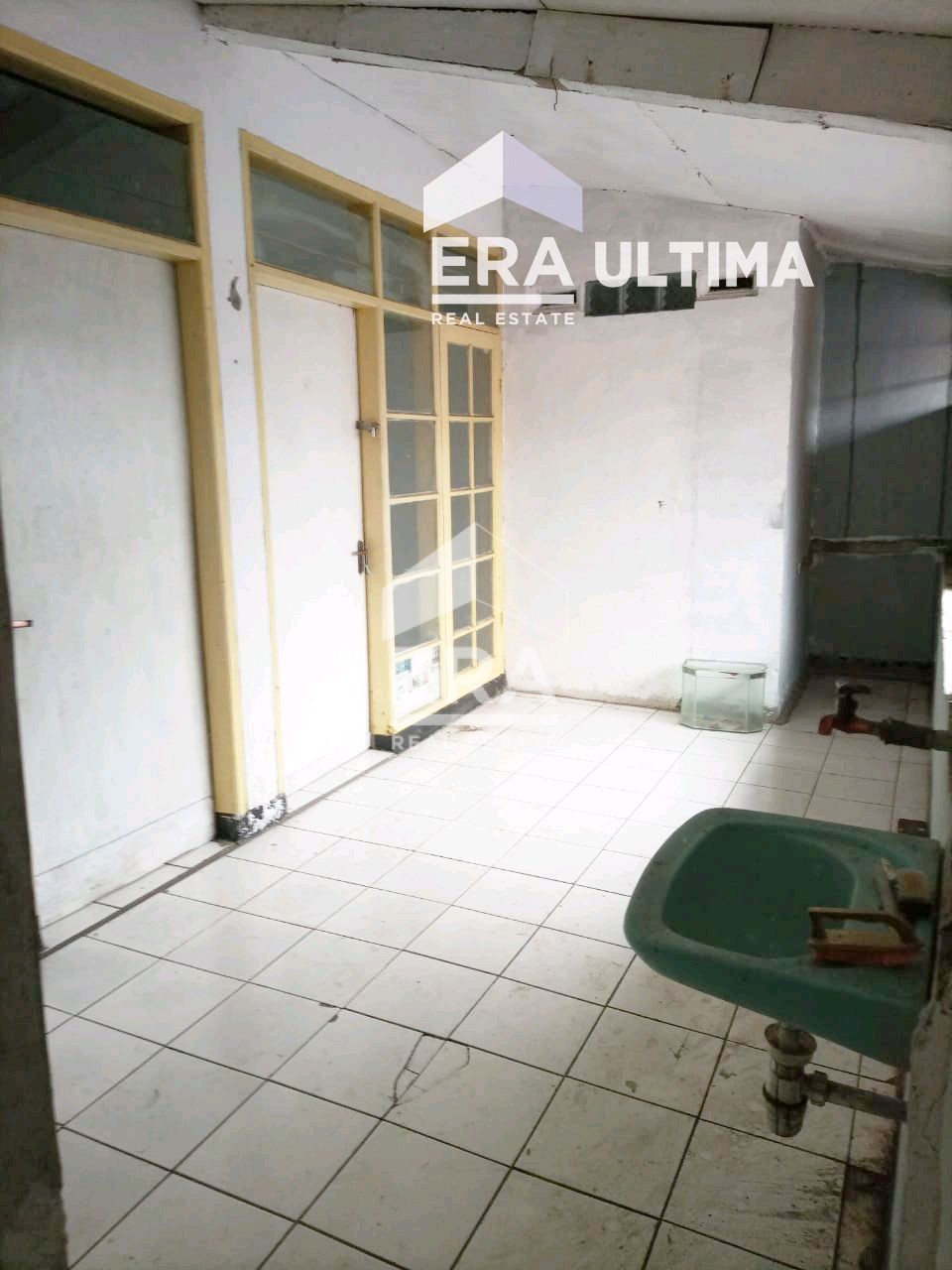 interior 8