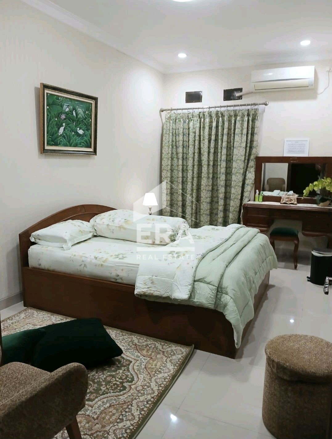 interior 8