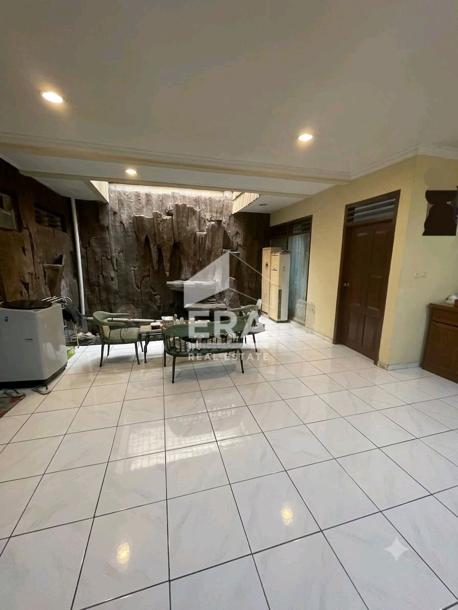 interior 2
