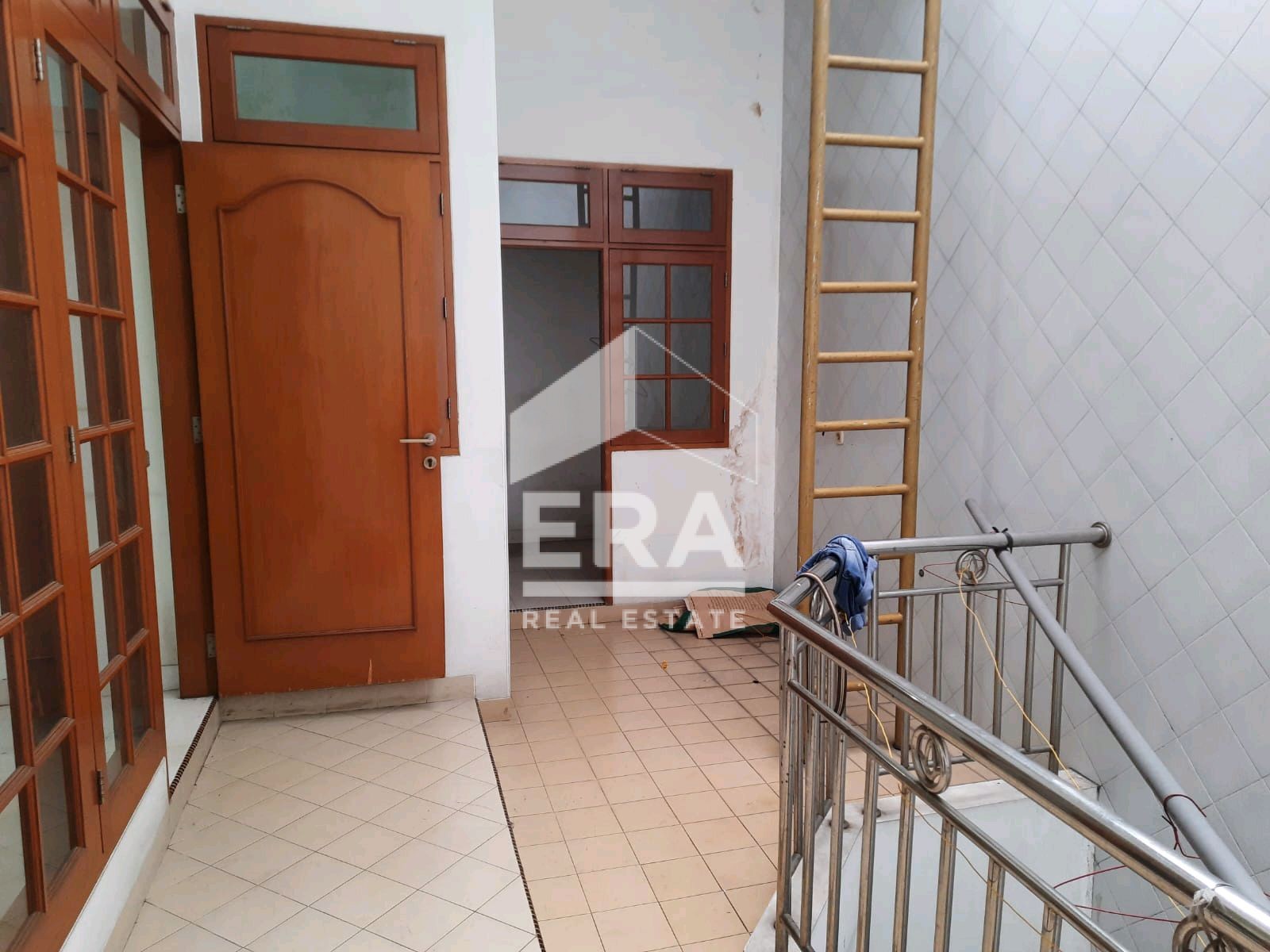 interior 6