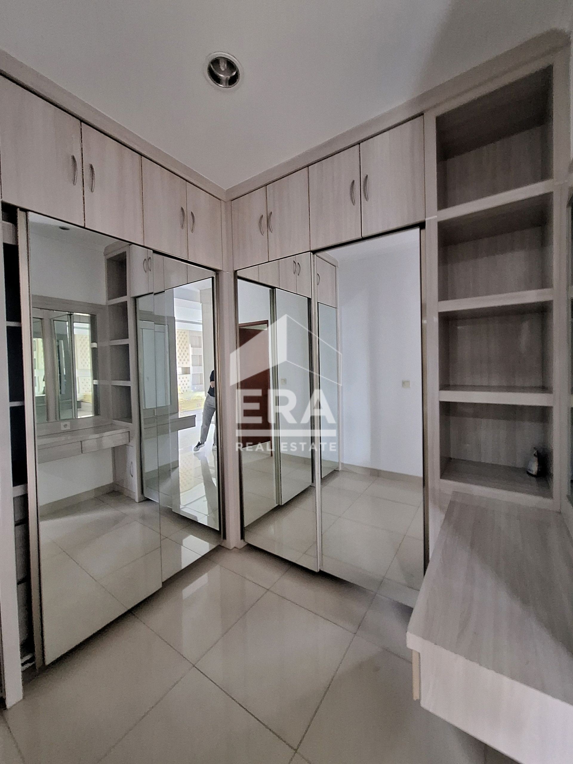 interior 7