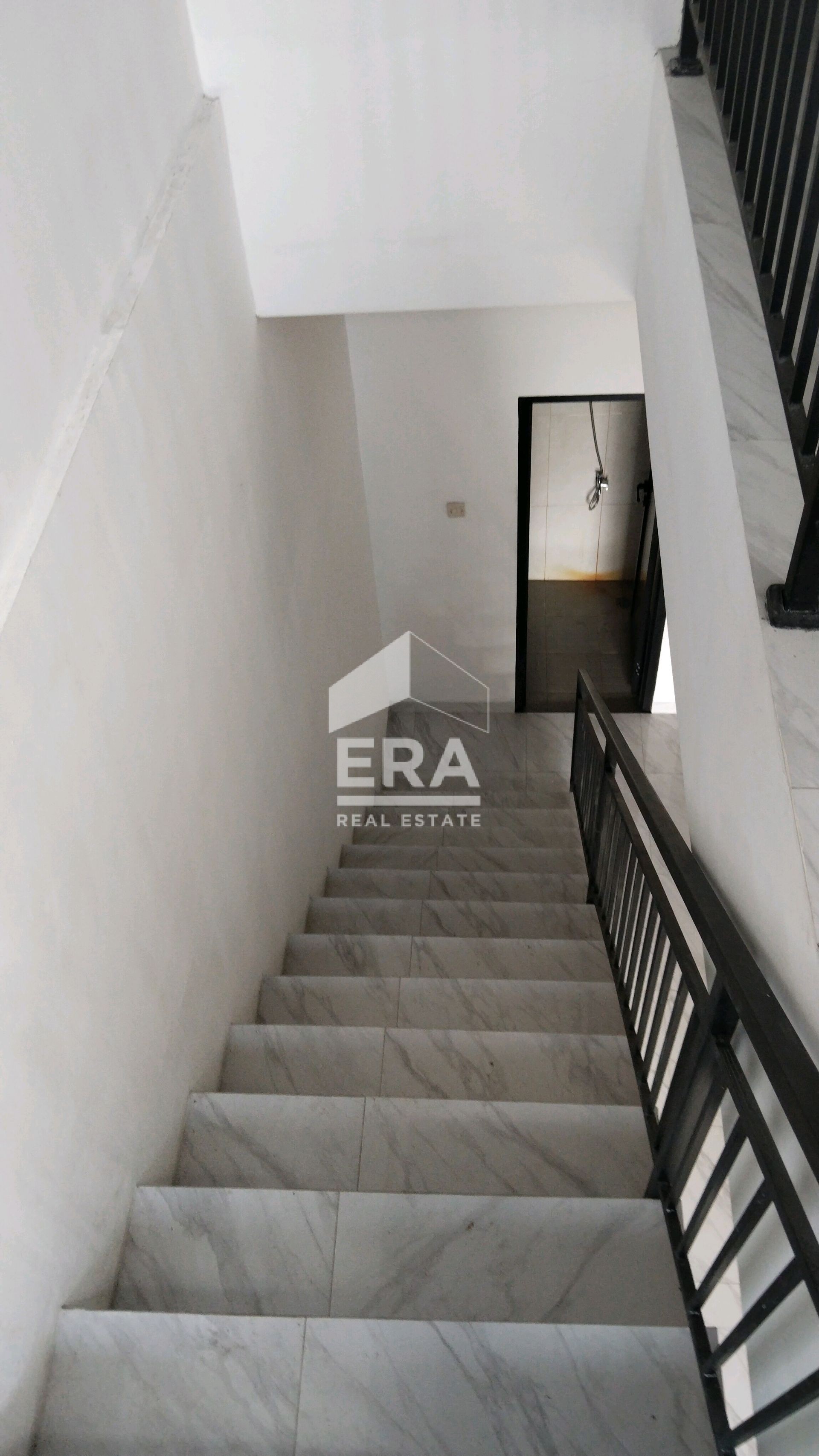 interior 8