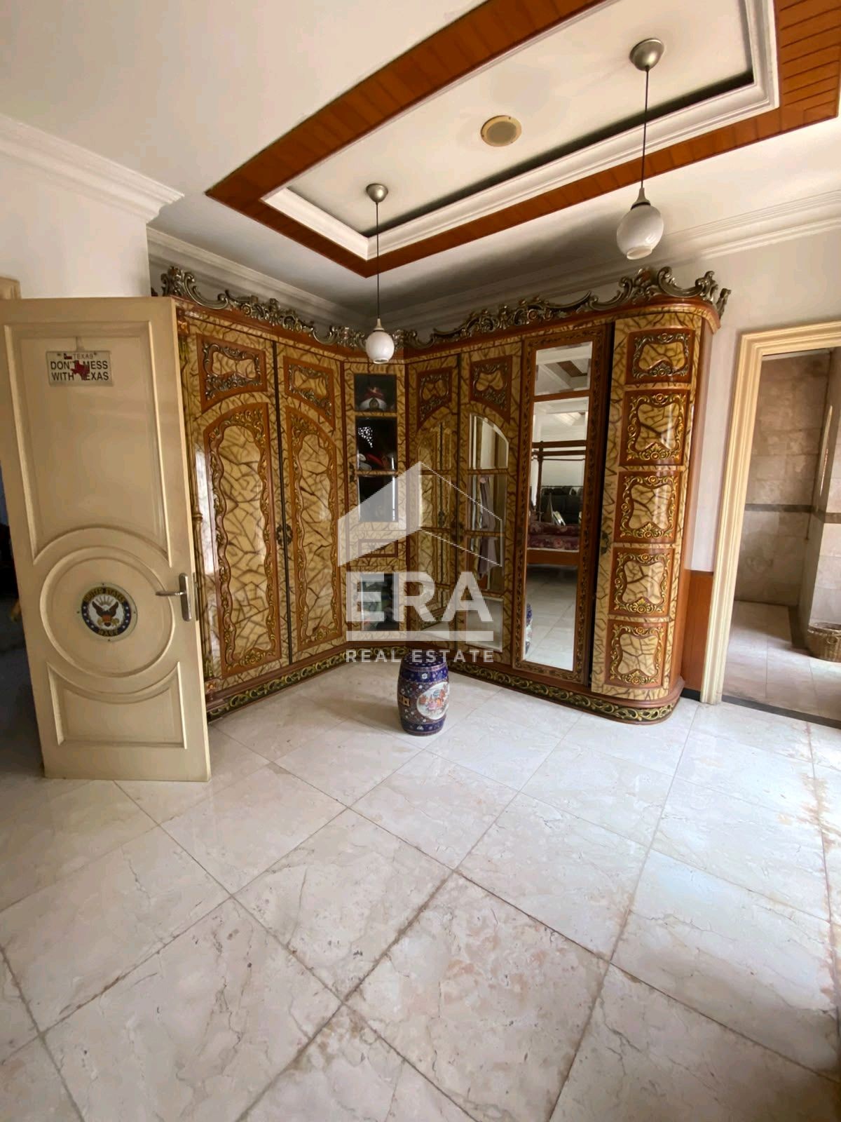 interior 6