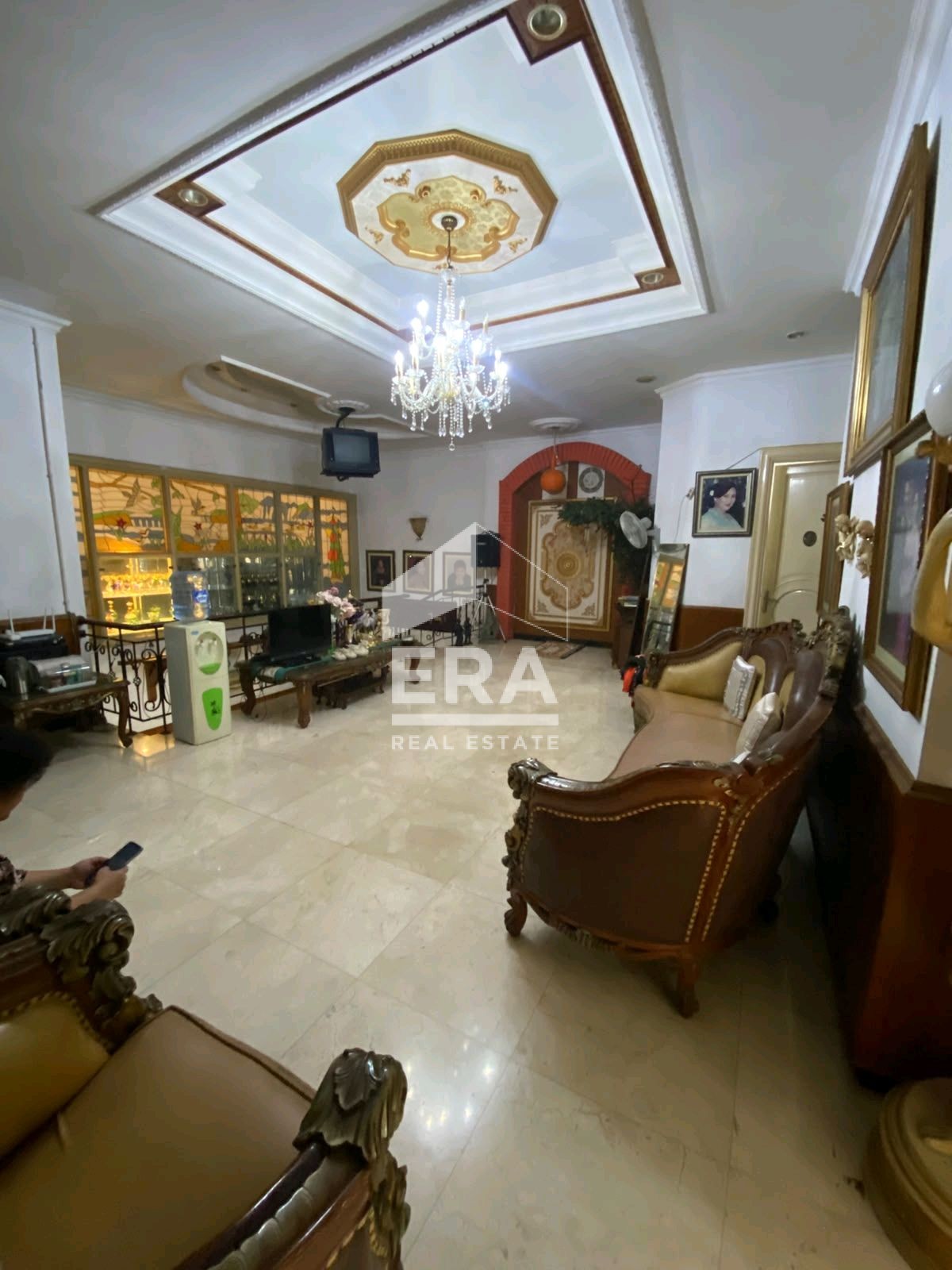 interior 9