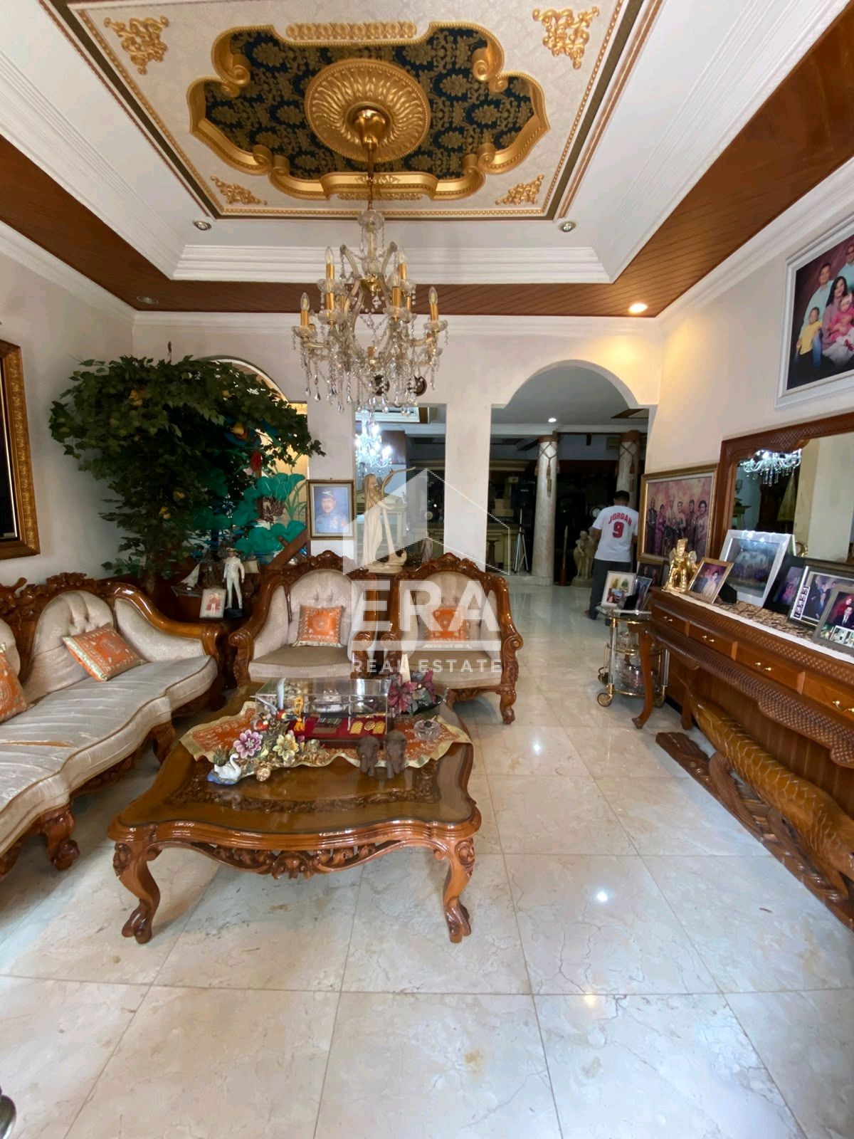 interior 10