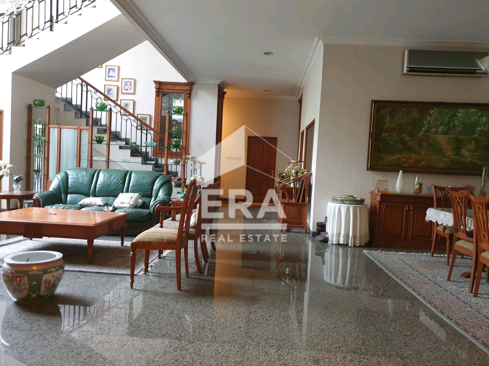 interior 2