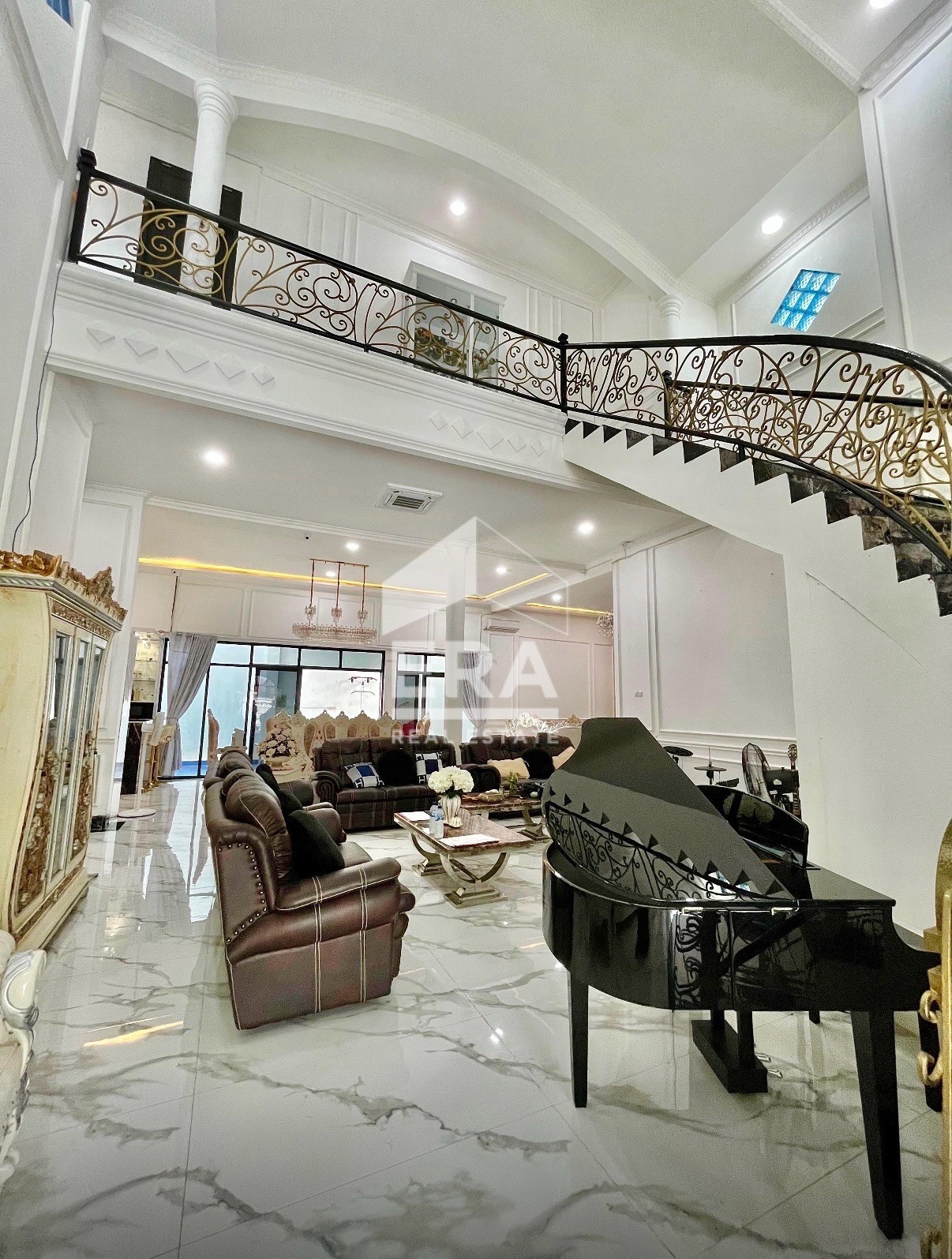 interior 3