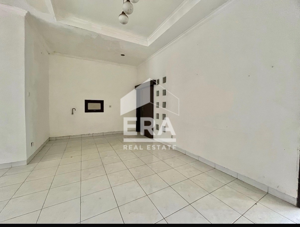interior 8