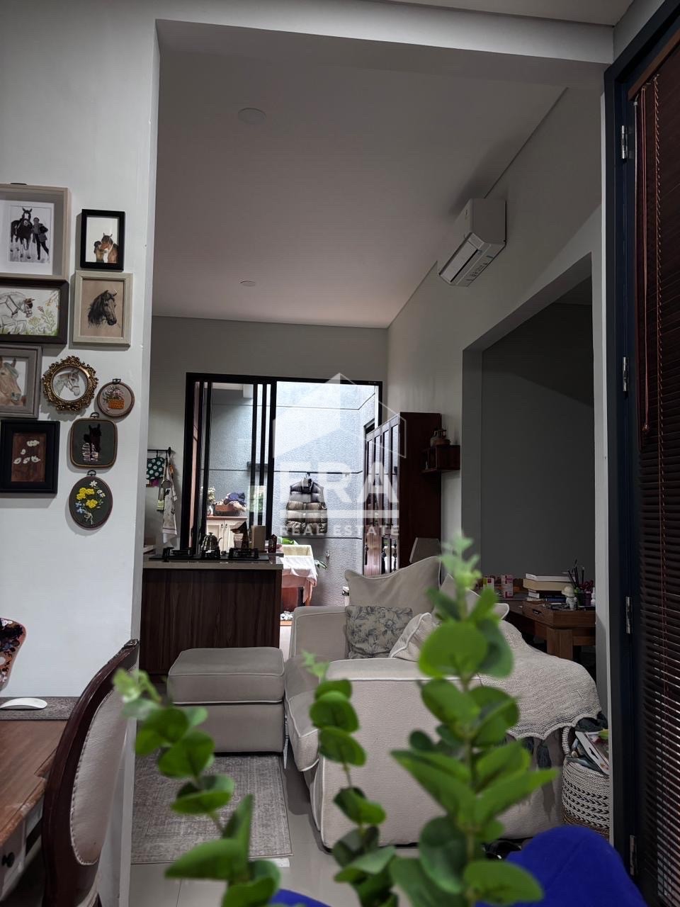 interior 9