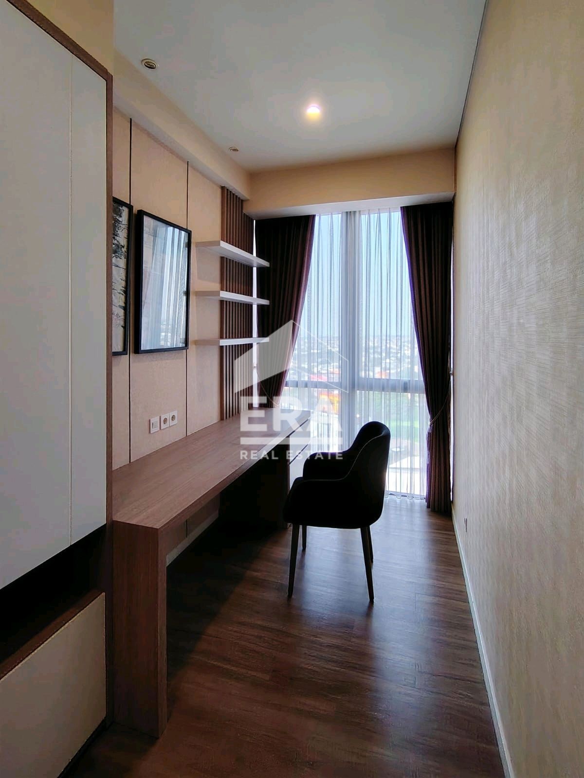 interior 8