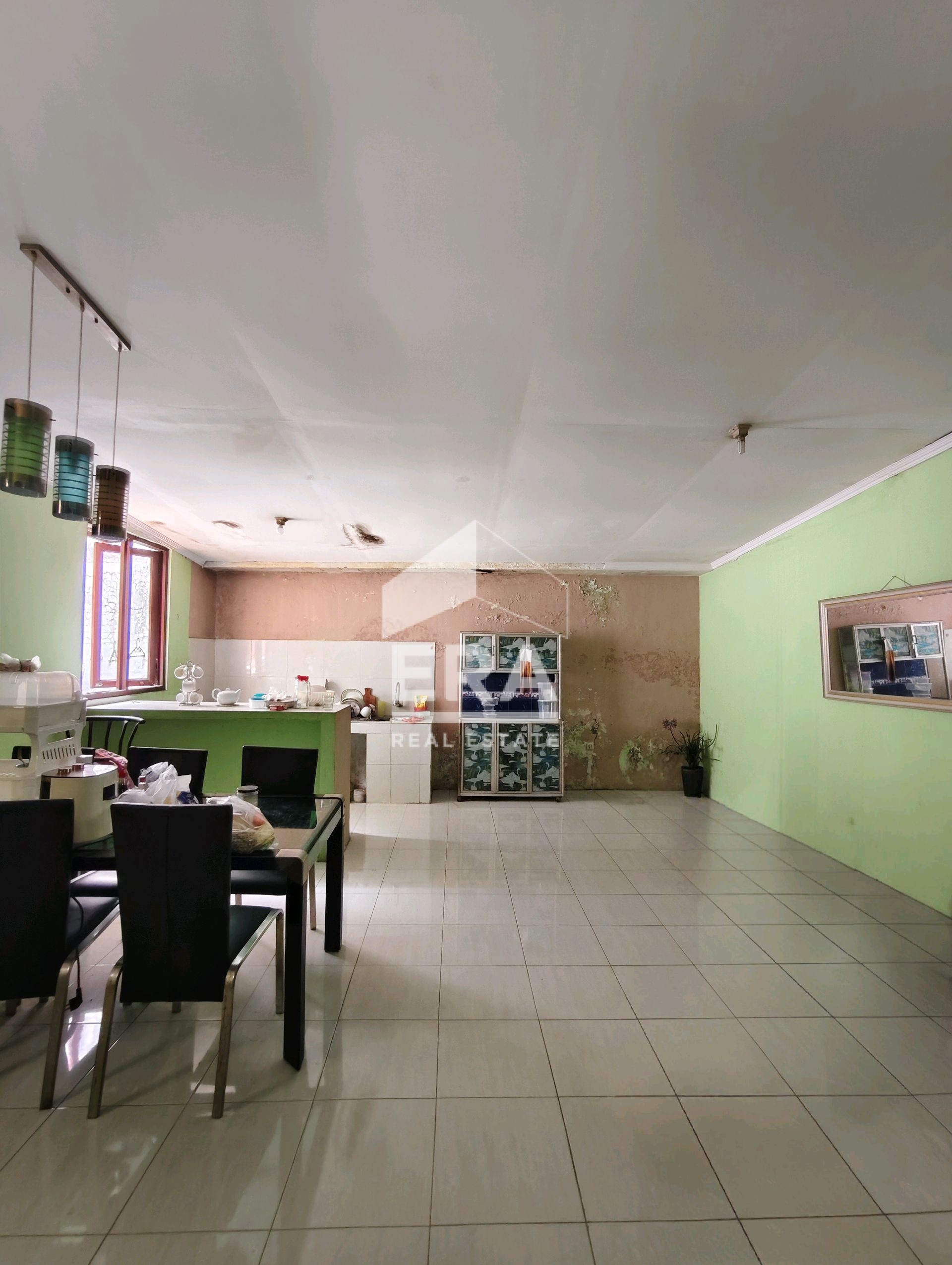 interior 8