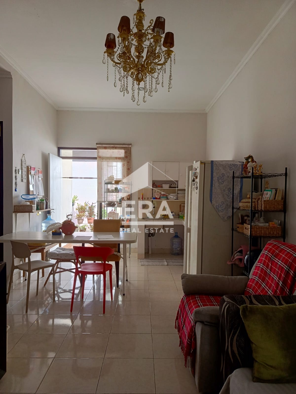 interior 8
