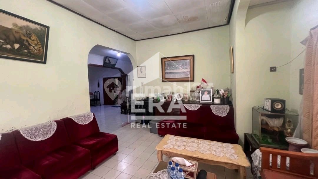 interior 8