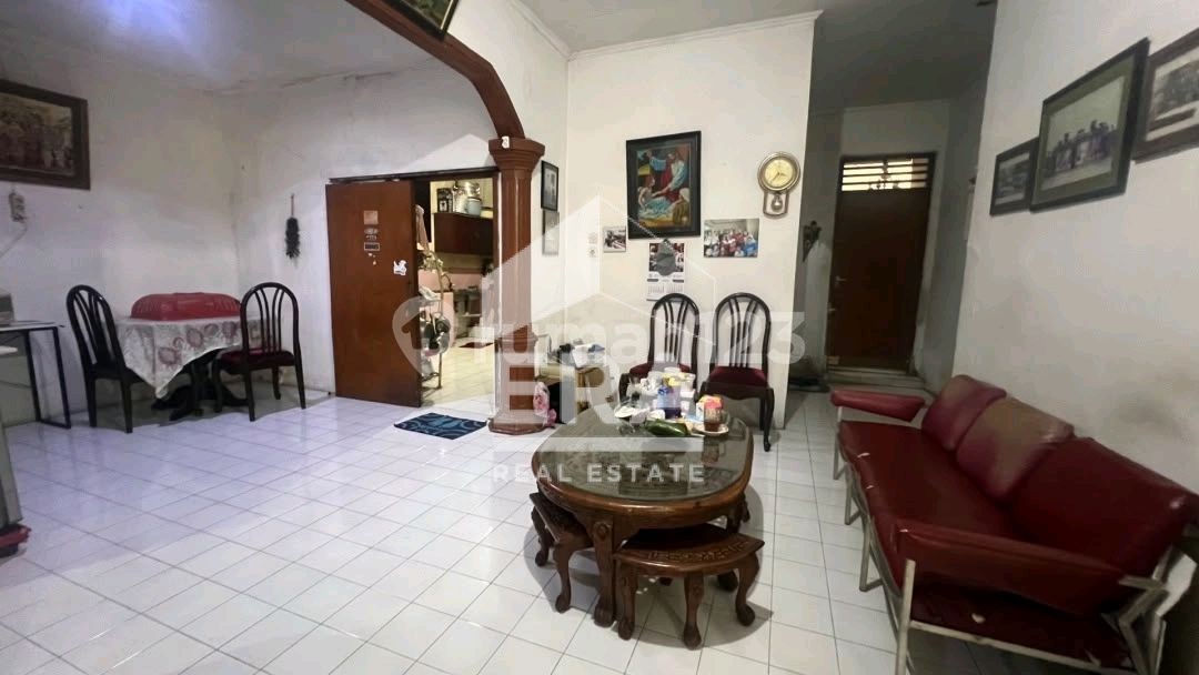 interior 9