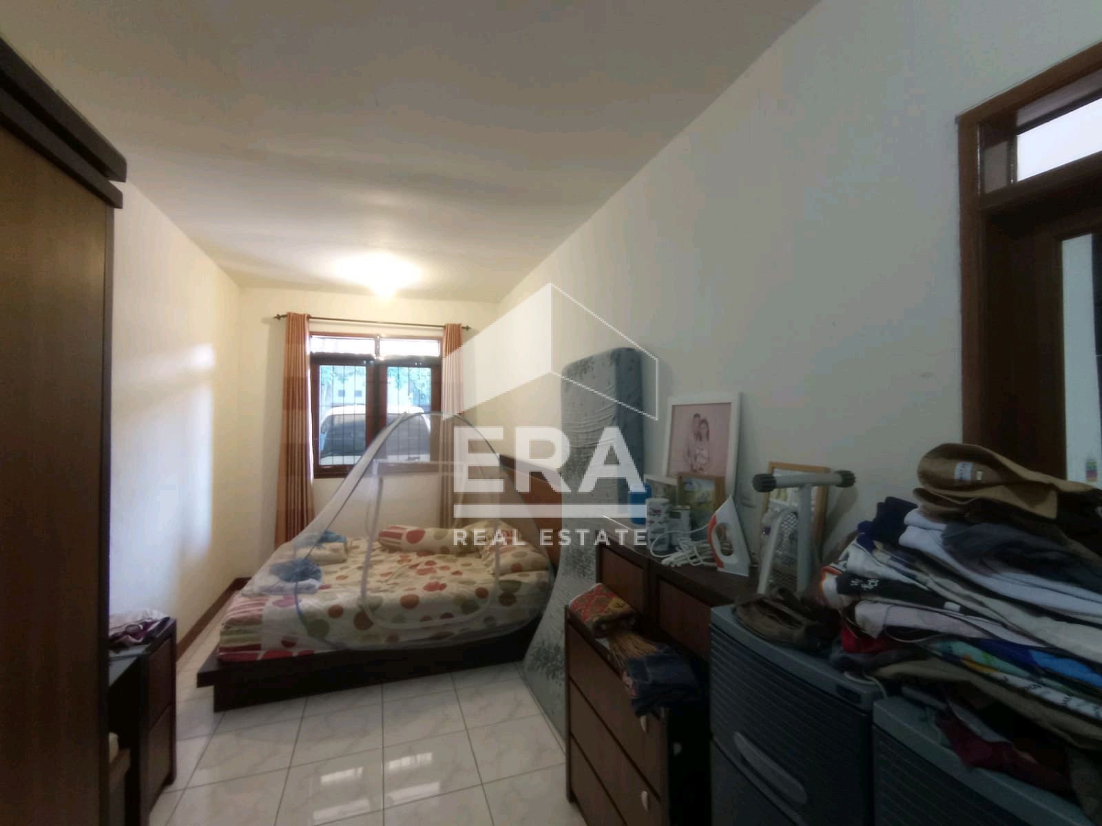 interior 8