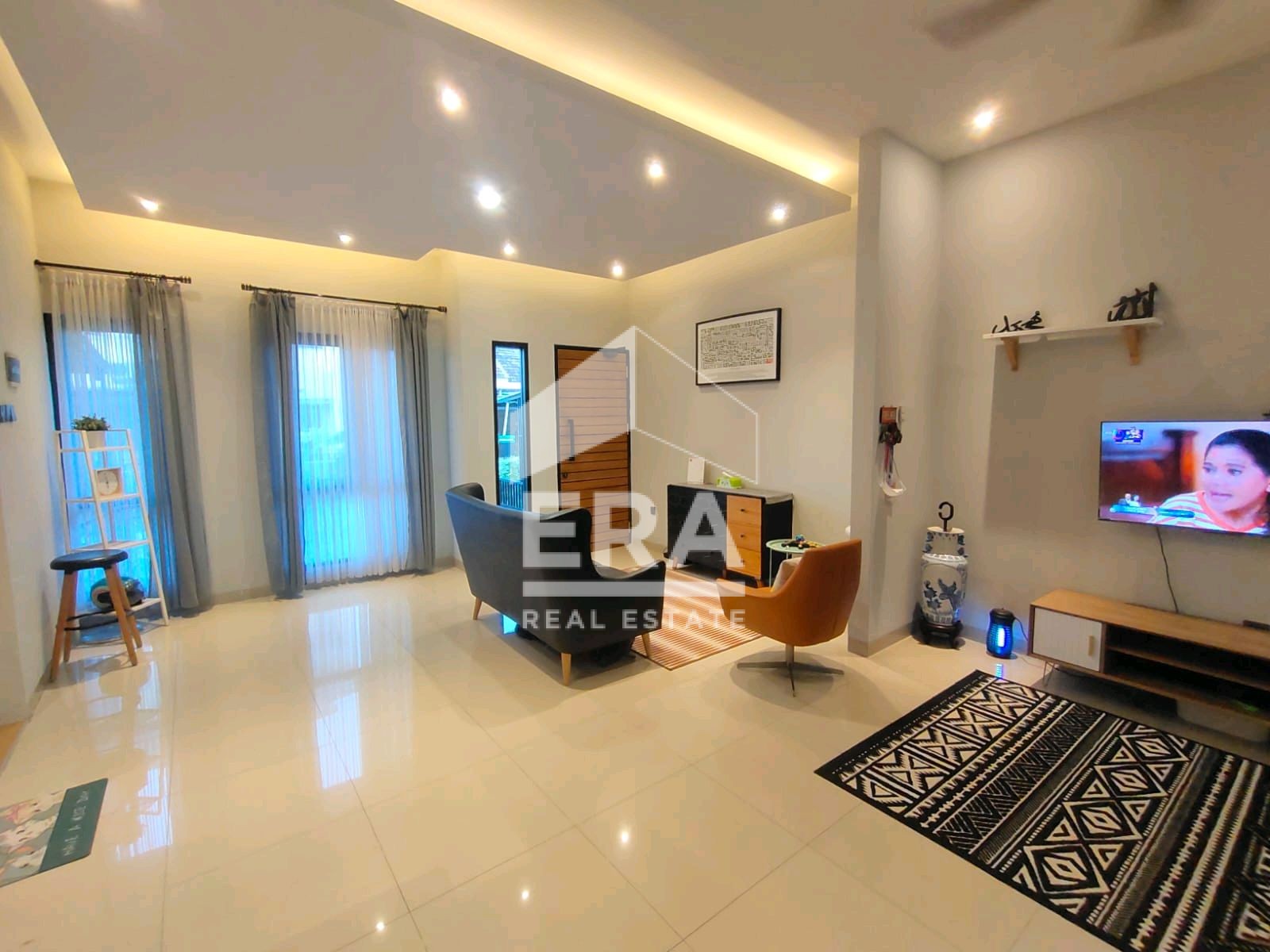 interior 10