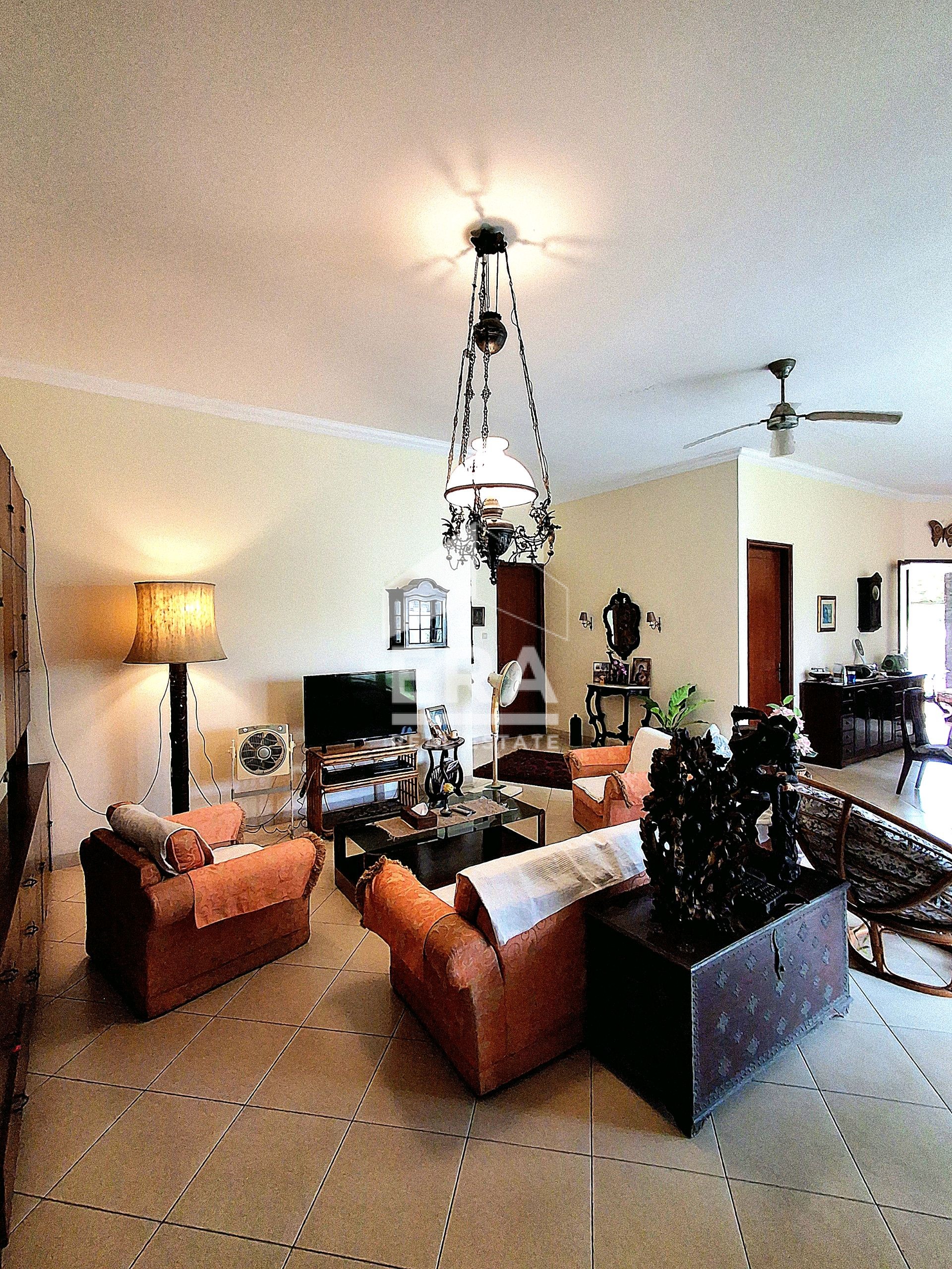 interior 8