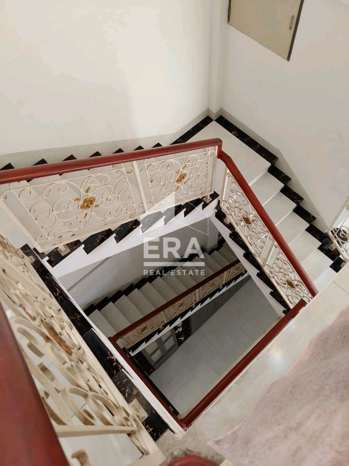 interior 8