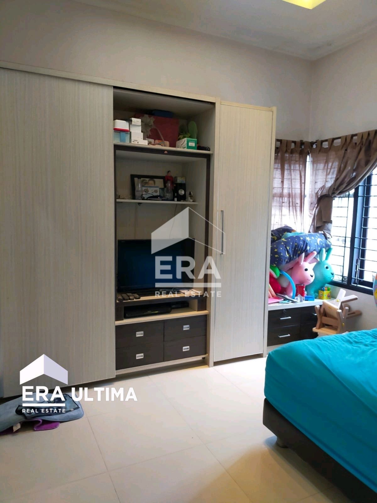 interior 8