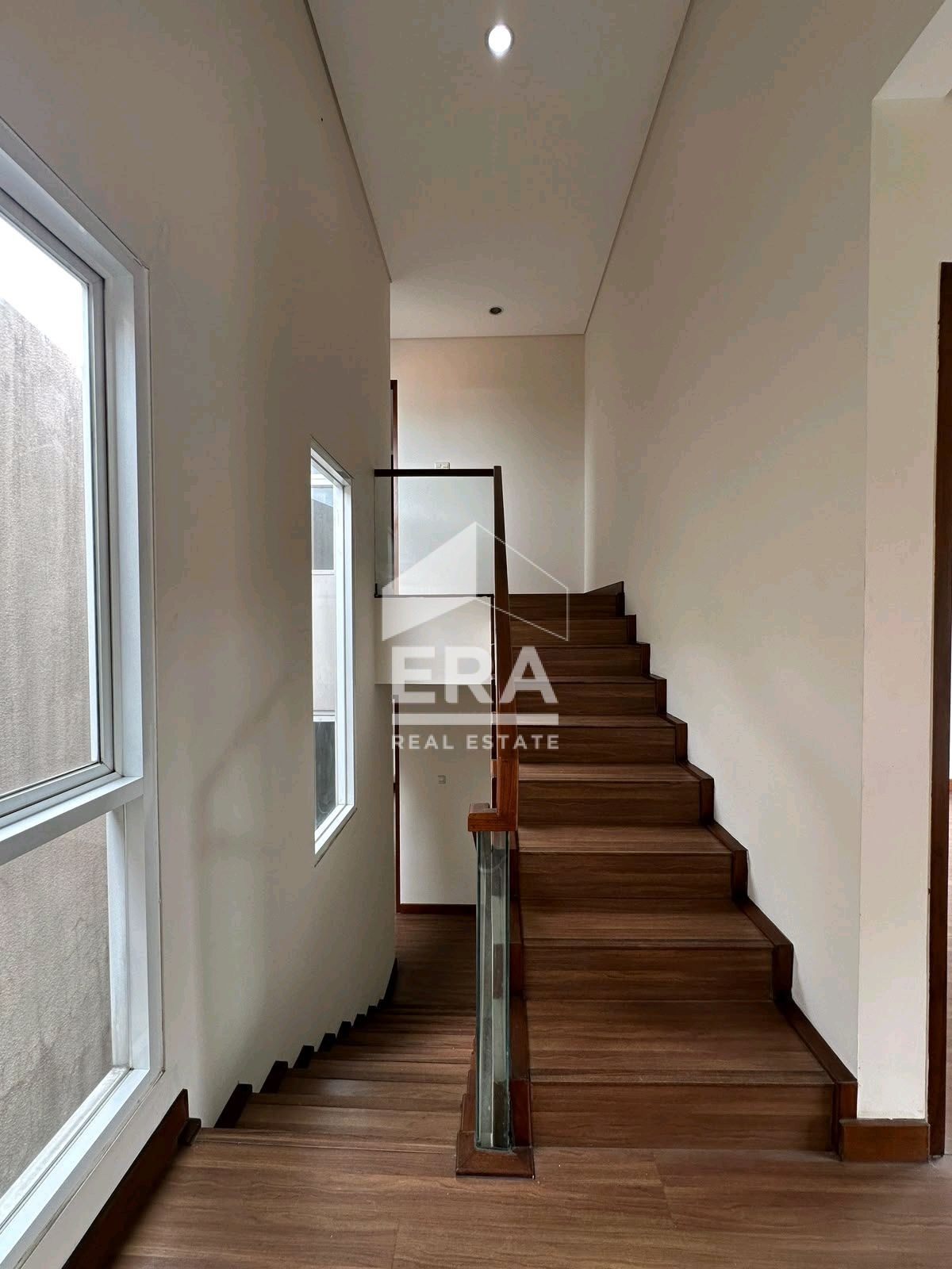 interior 8