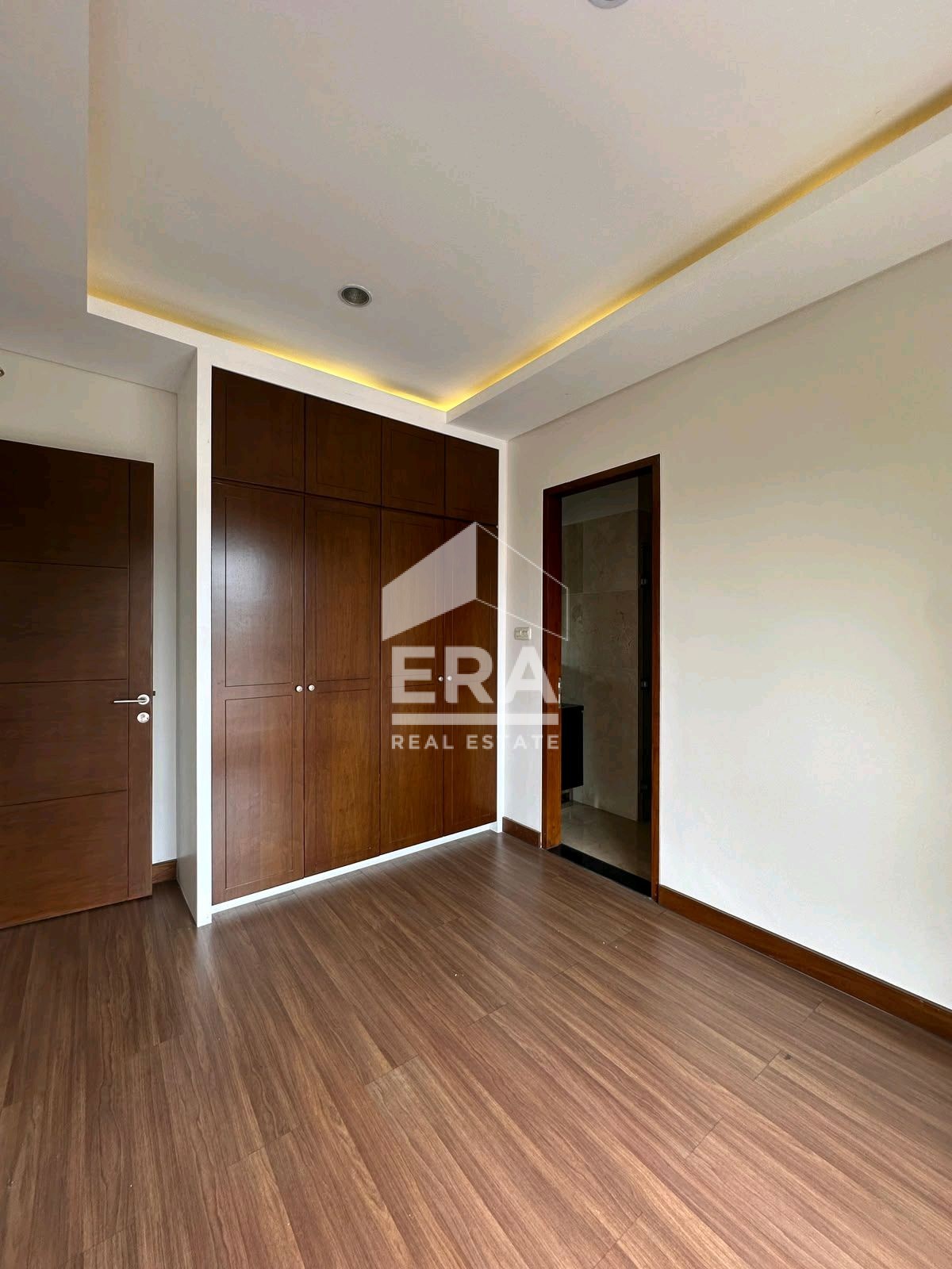 interior 10