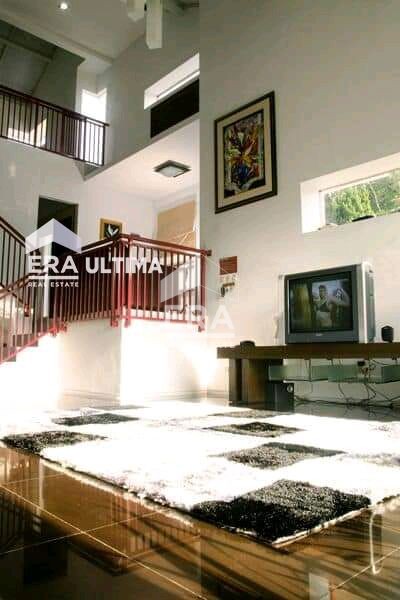 interior 8