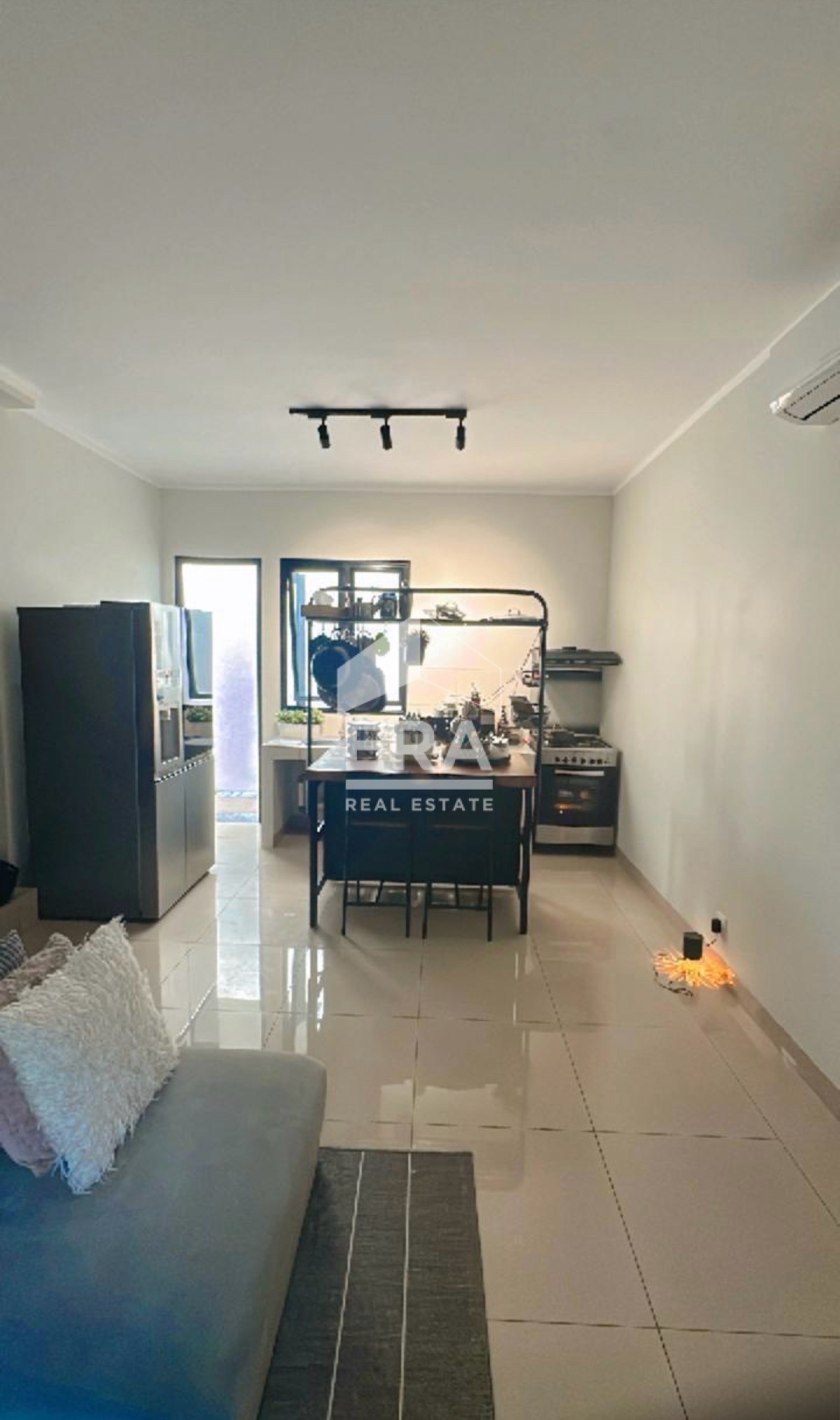 interior 6