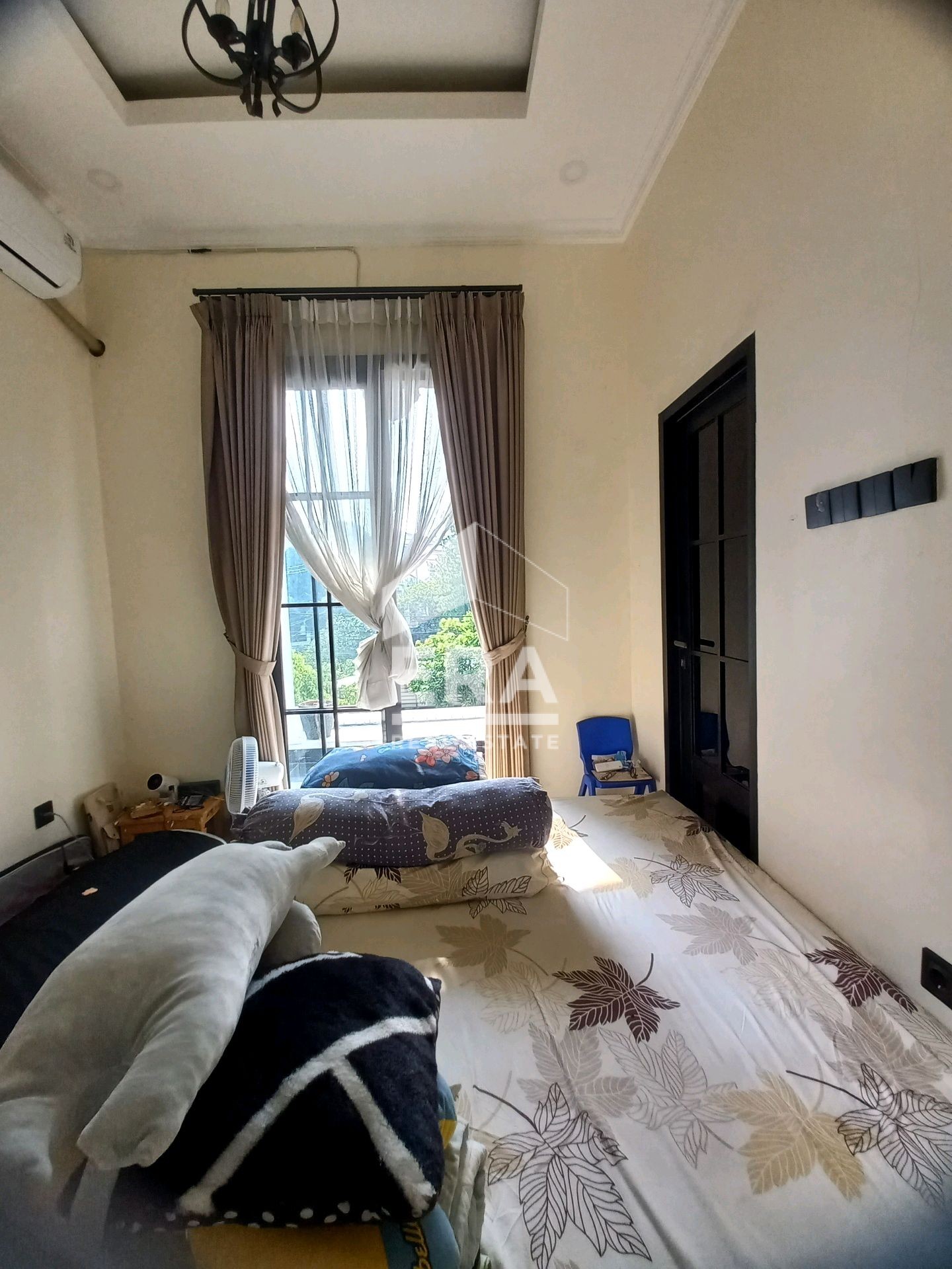 interior 6