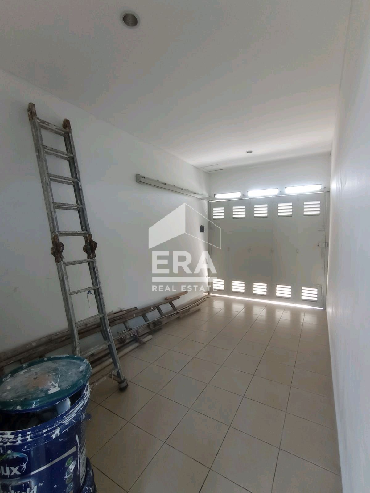 interior 10