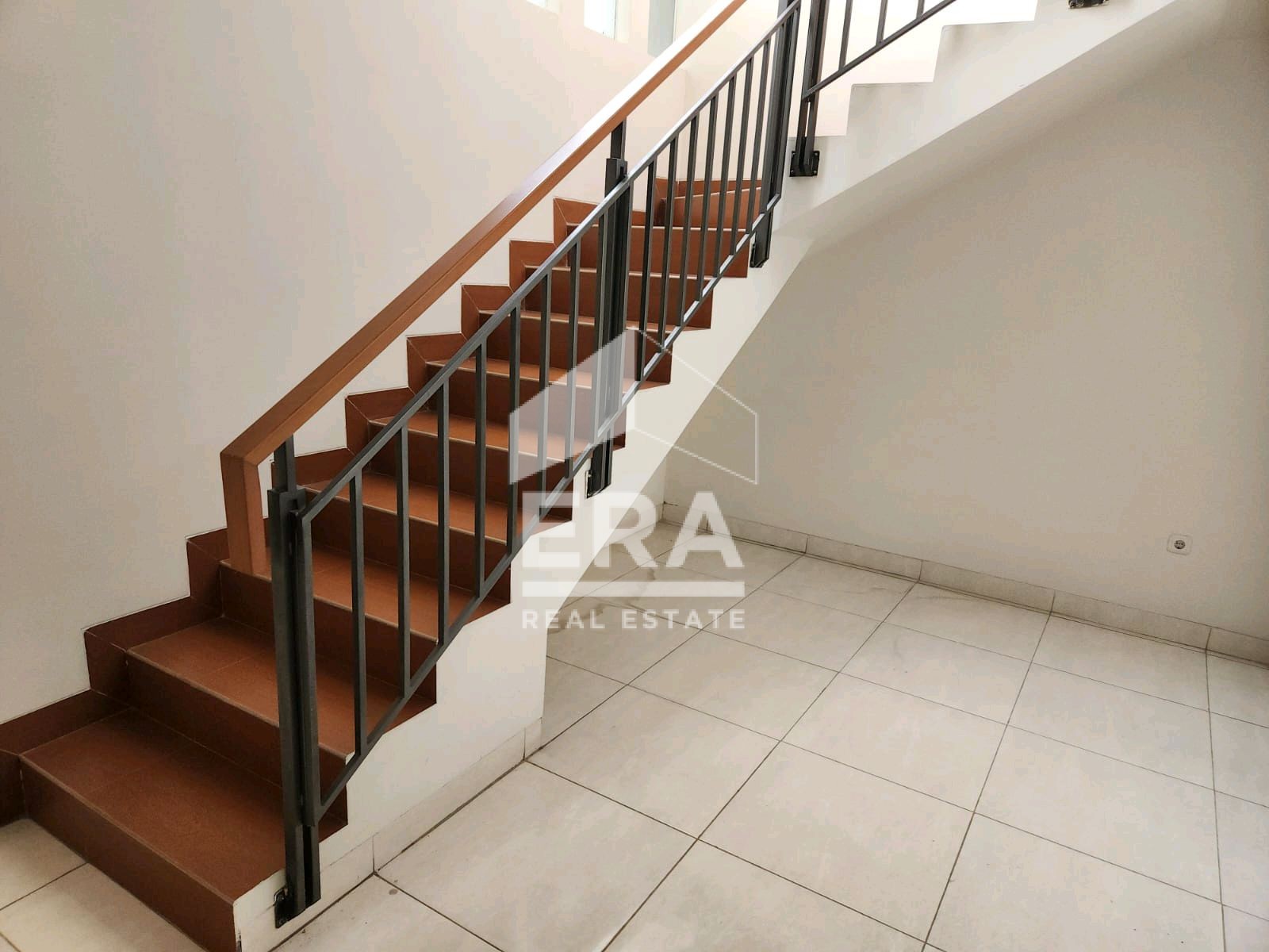 interior 8