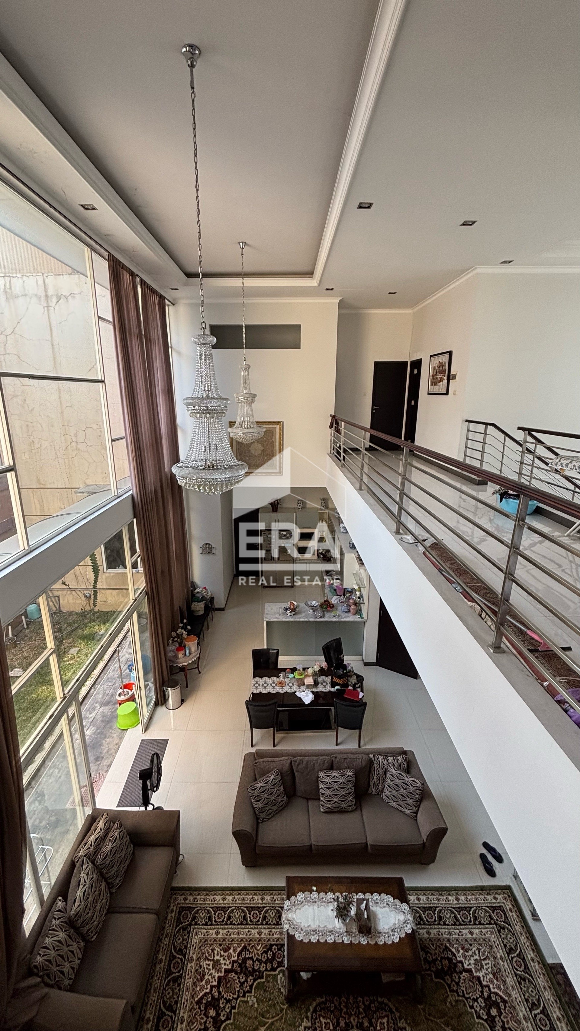 interior 8