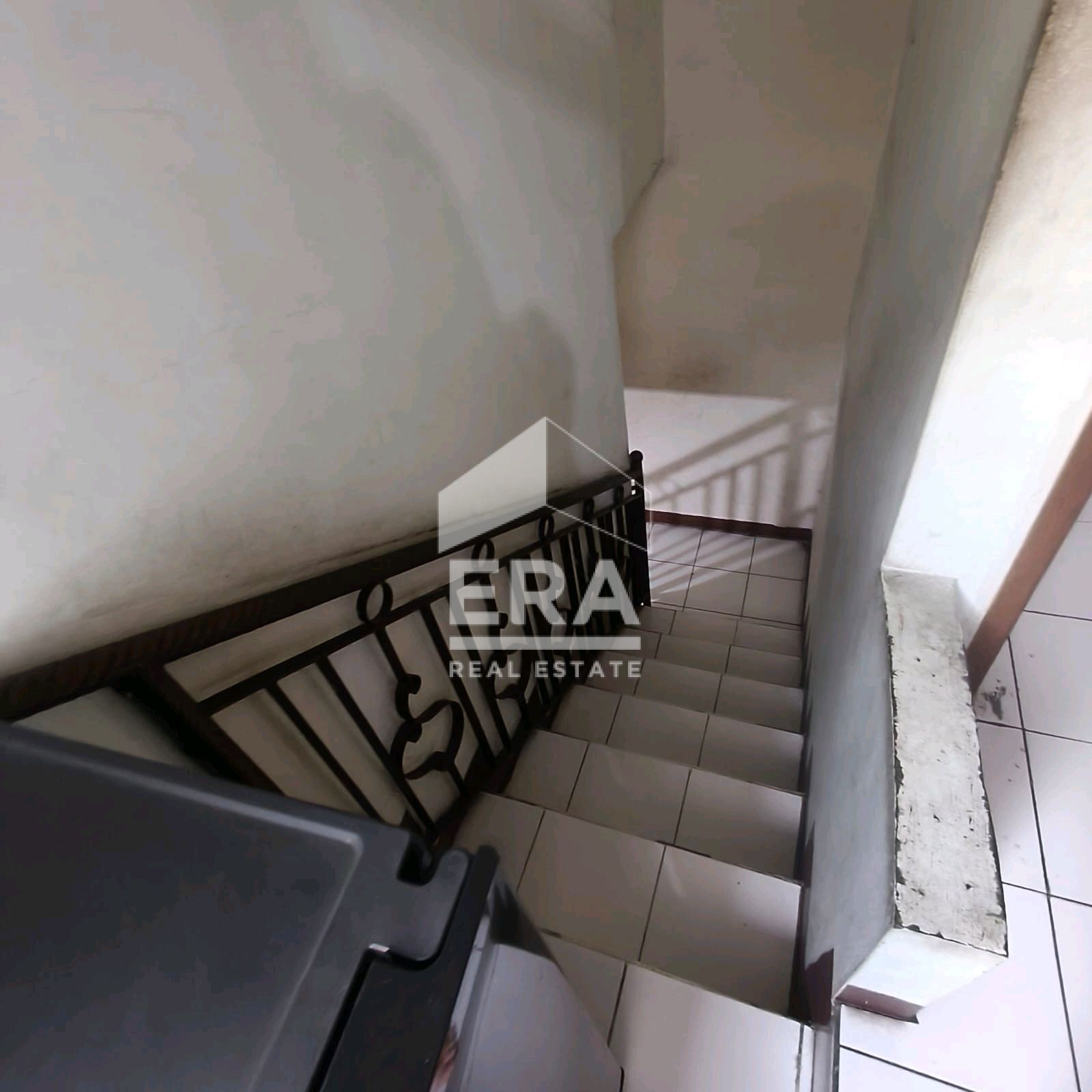 interior 8