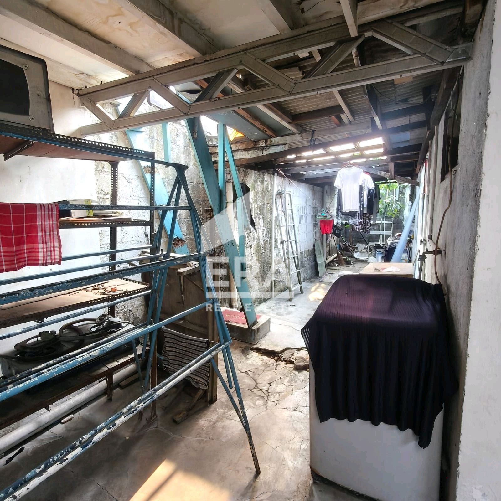 interior 10