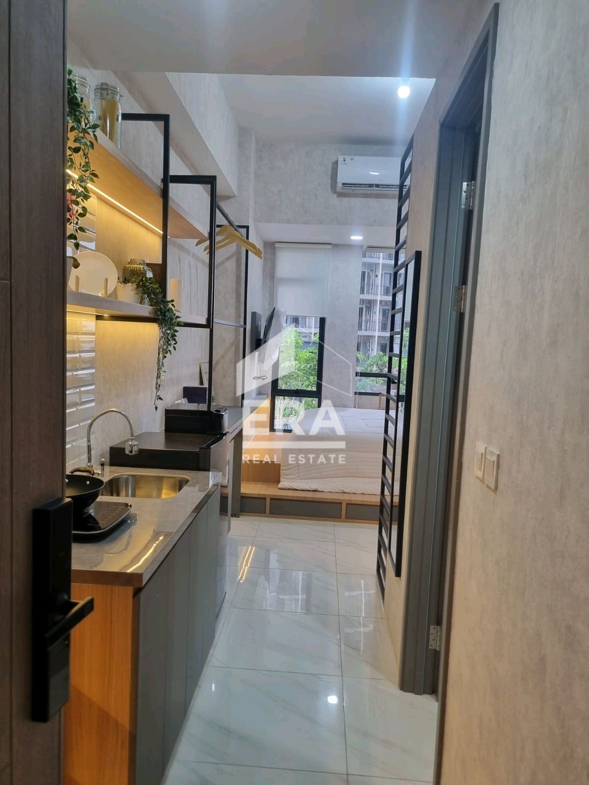 interior 8