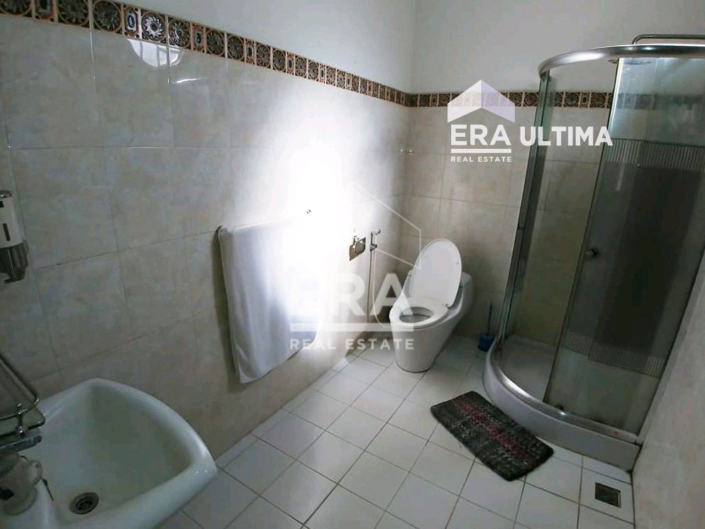interior 6