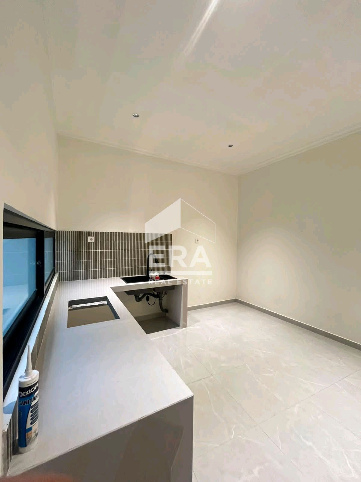 interior 4