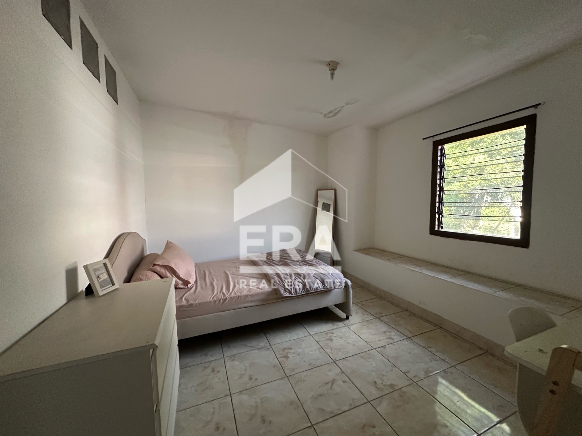 interior 8