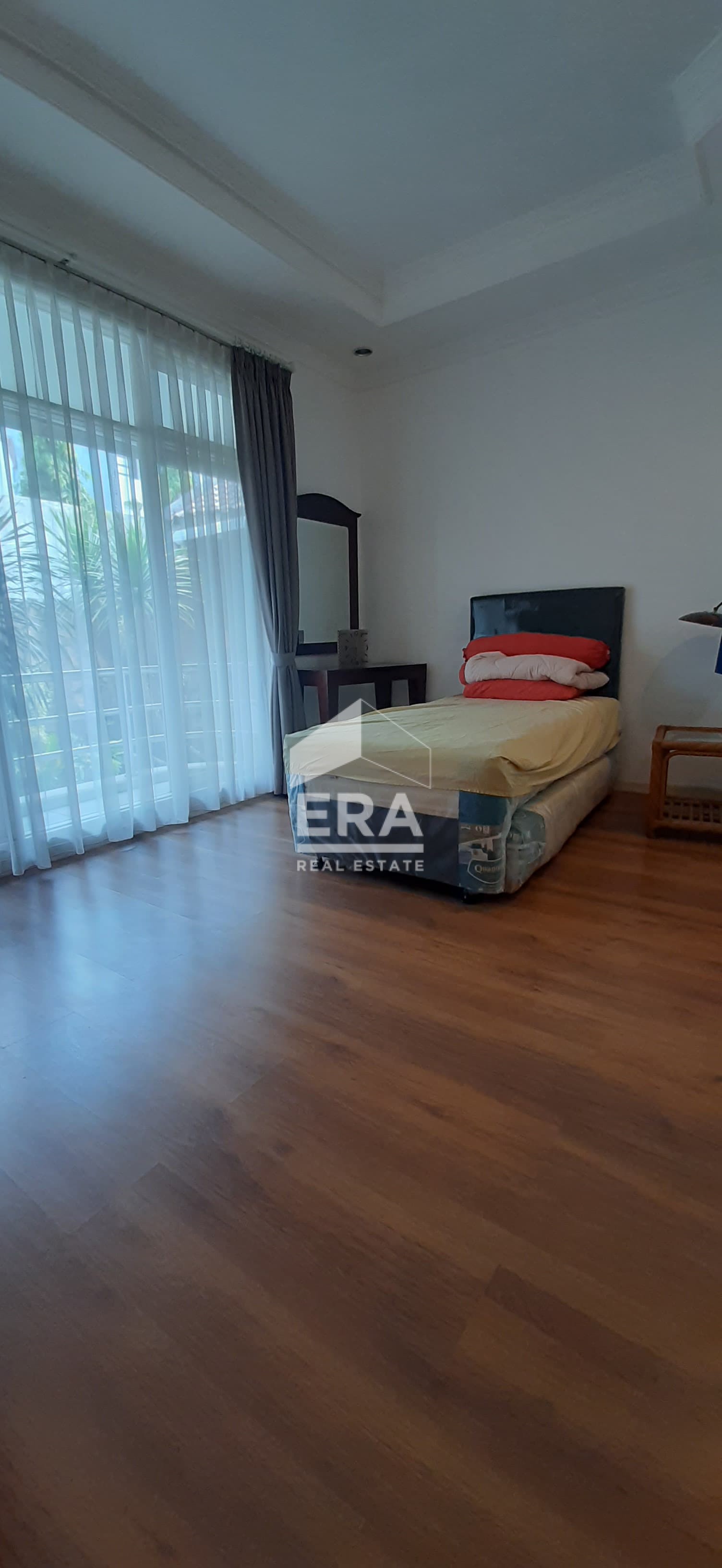 interior 4