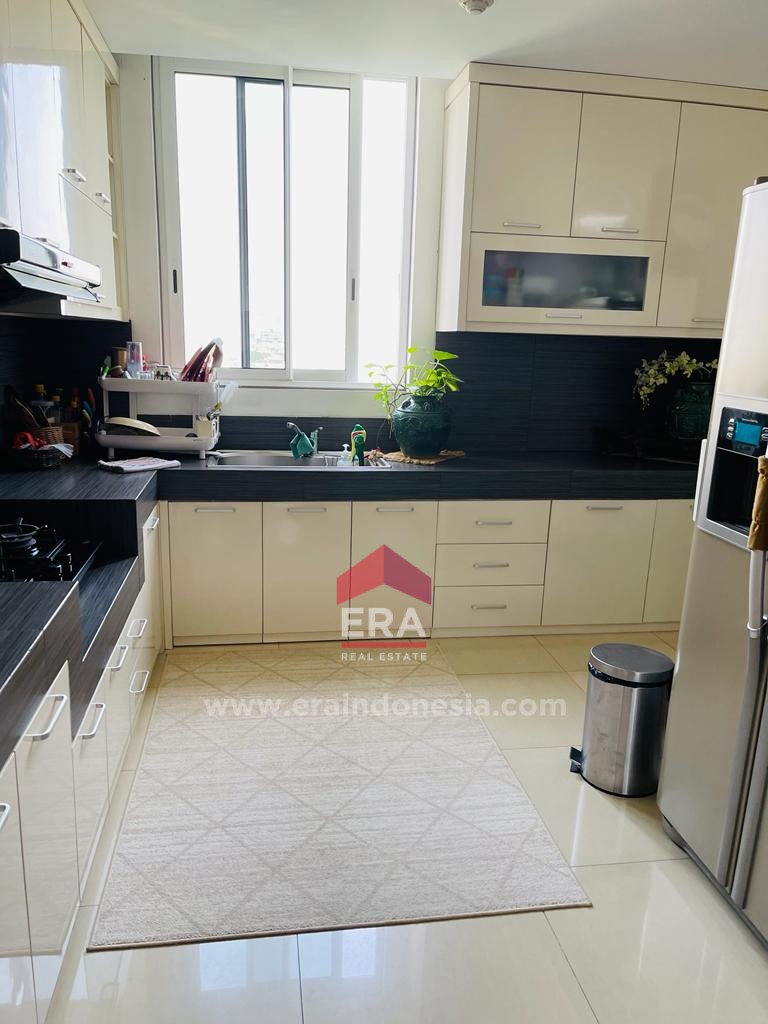 interior 8