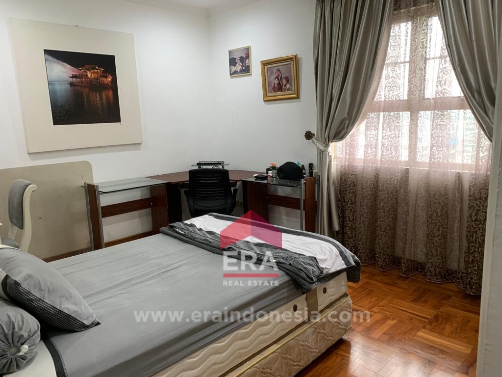 interior 8