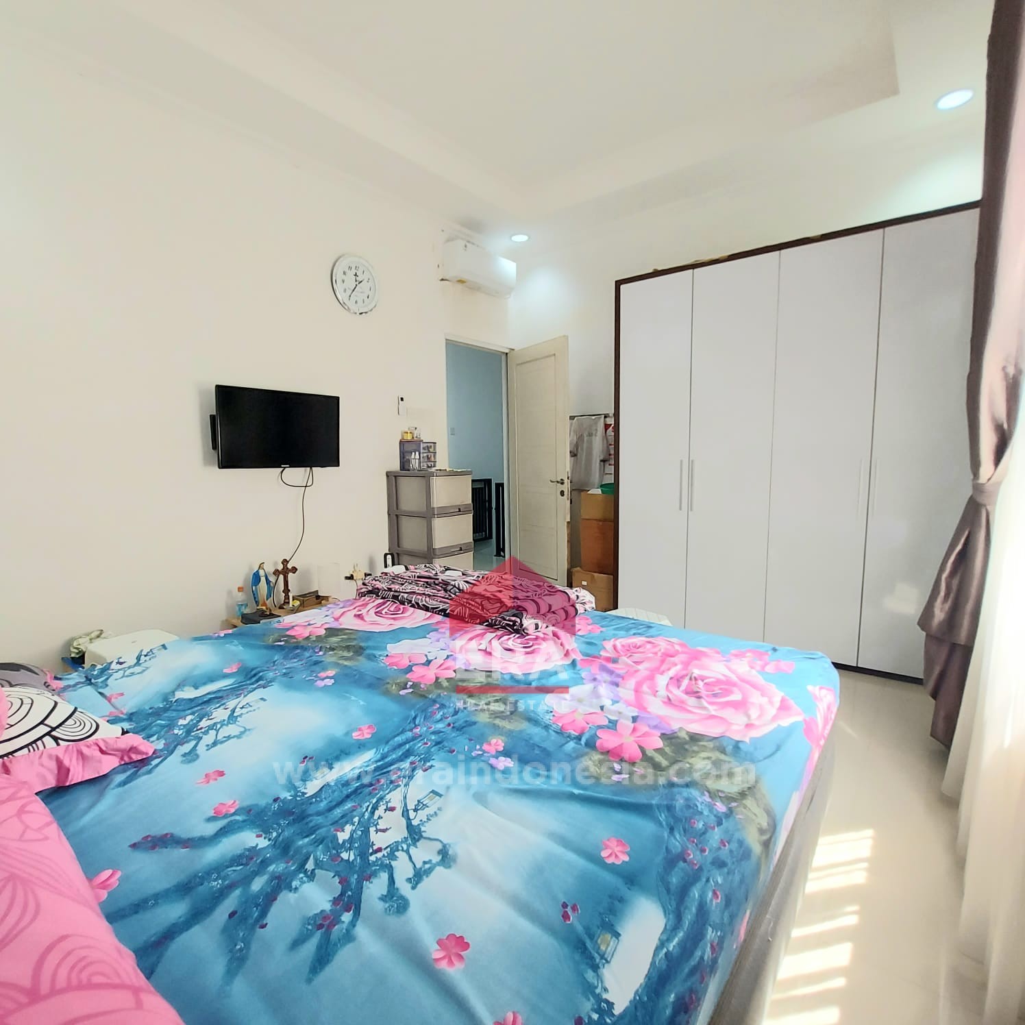 interior 12
