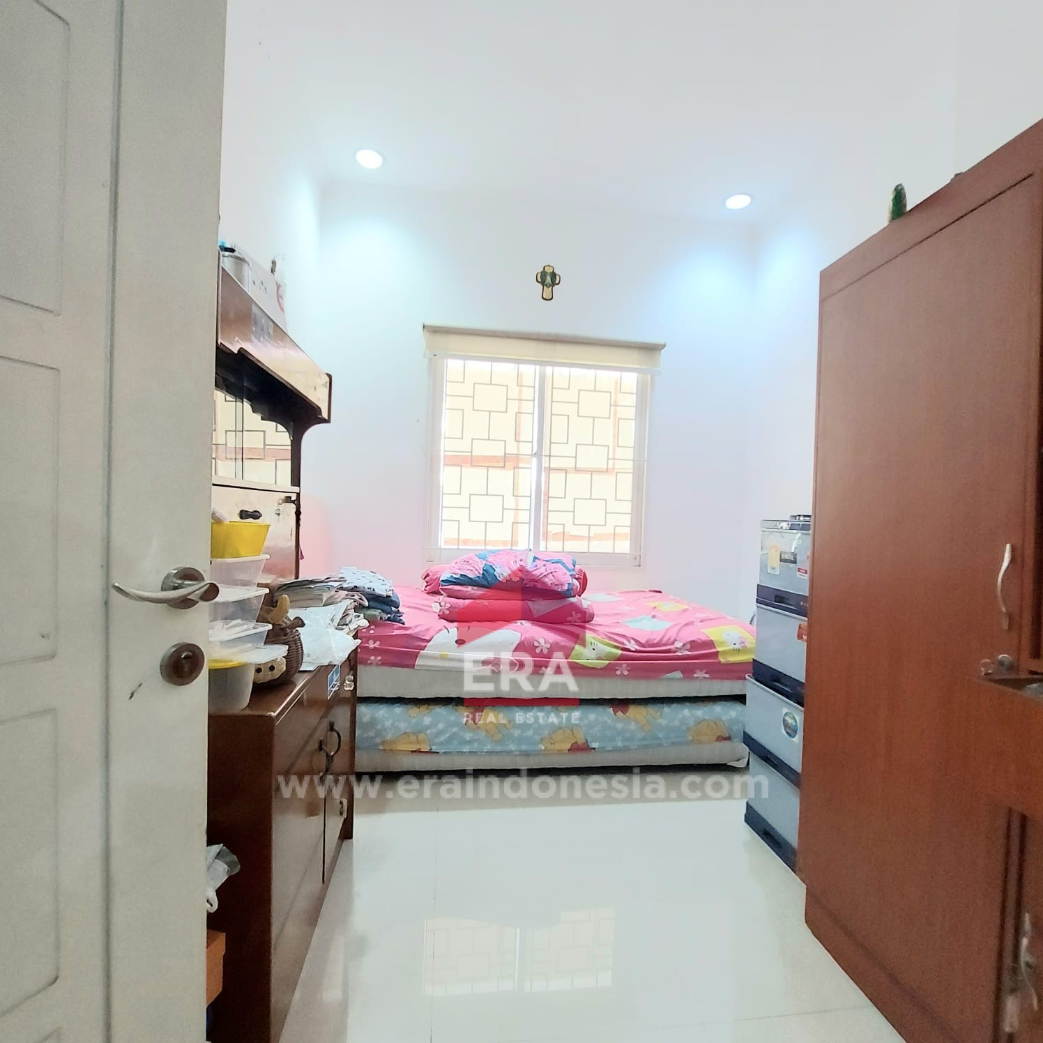 interior 8