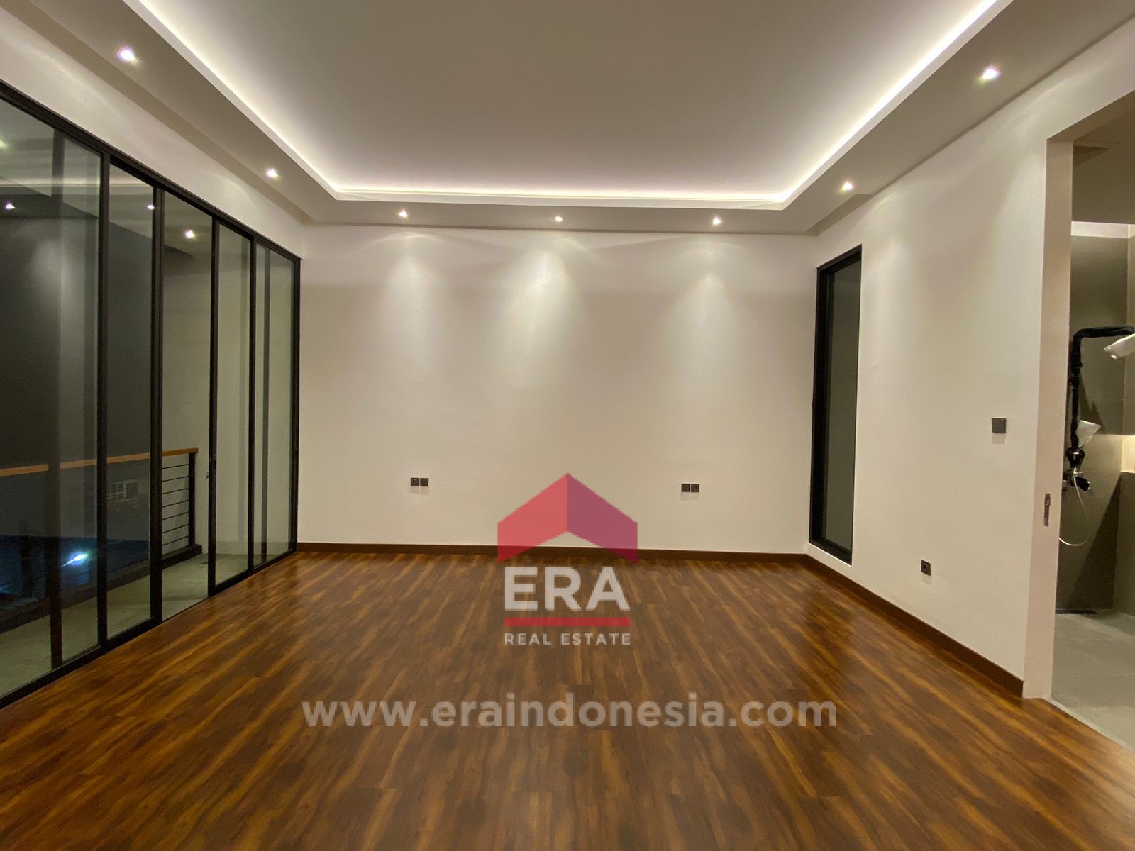 interior 8