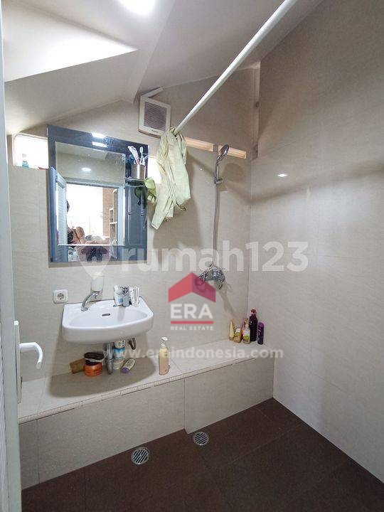 interior 8