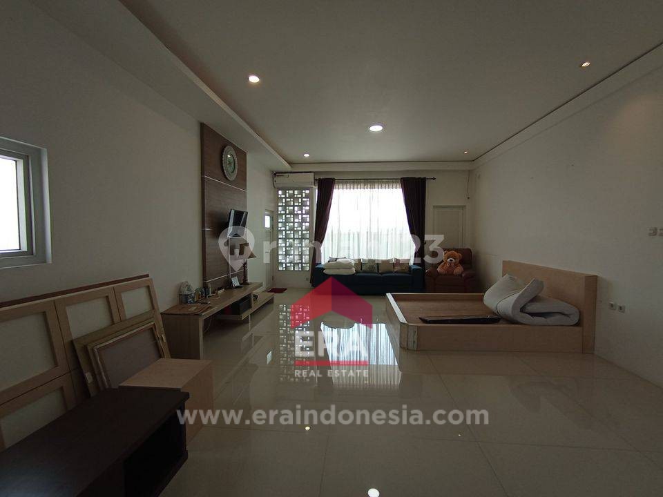 interior 11