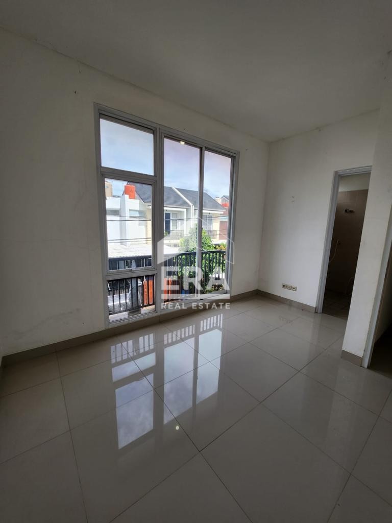 interior 8